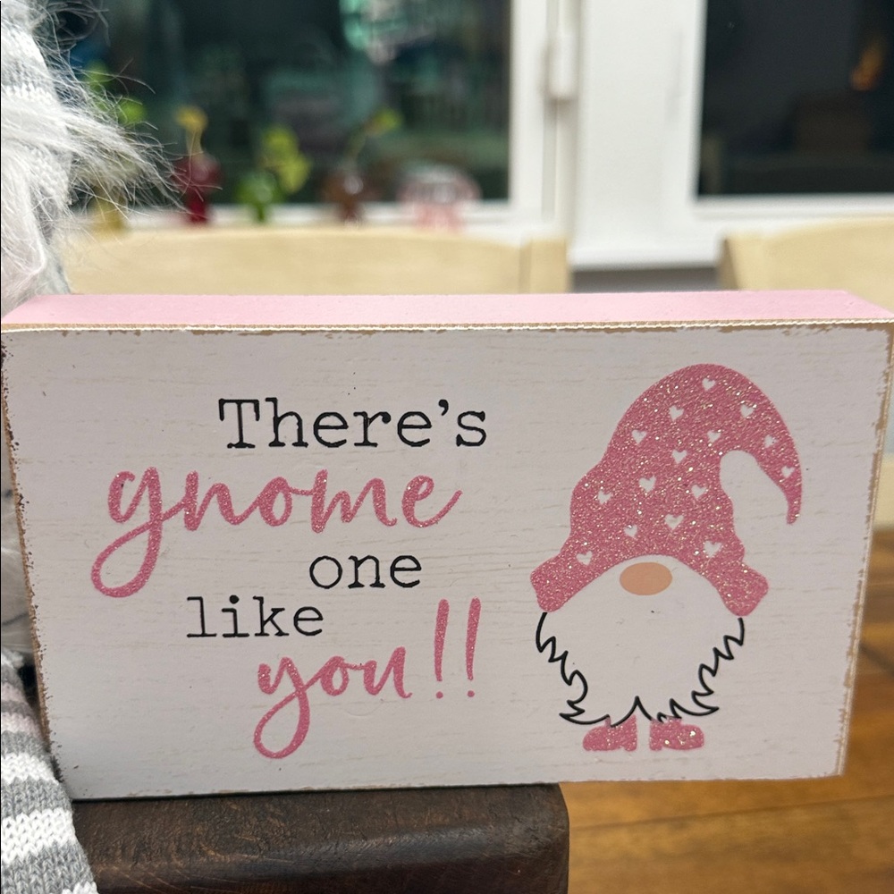 Gray and Red Valentine Gnome Set - Picture 3 of 5